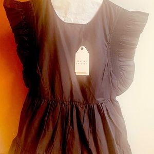 Black sleeveless dress